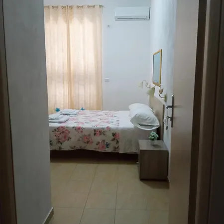 فندق مبيت وإفطار In Family Gabriele كروتوني